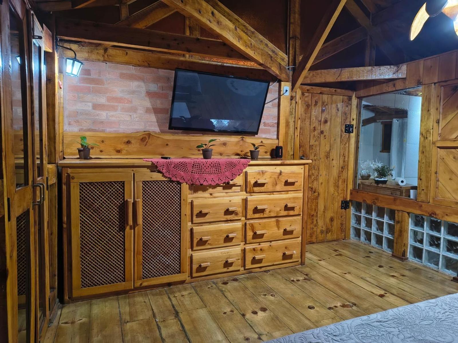 Suite Rustica Aconchego - Com Banheira De Hidromassagem Campos do Jordão Exterior foto